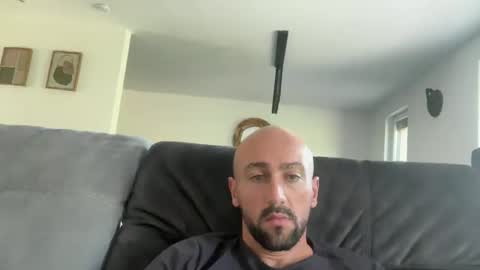 Snapshot of oxlade59 chatting on 10.08.25 oxlade59 online show from 10.08.25