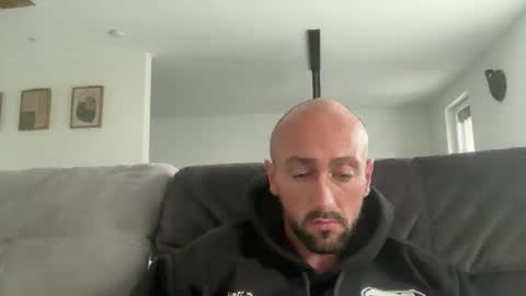 Snapshot of oxlade59 chatting on 10.09.25 oxlade59 online show from 10.09.25