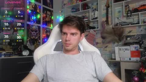 Snapshot of oxmikexo chatting on 12.21.25 Mike online show from 12.21.25