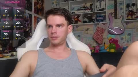 Snapshot of oxmikexo chatting on 01.06.26 Mike online show from 01.06.26