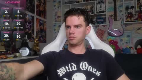 Snapshot of oxmikexo chatting on 01.07.26 Mike online show from 01.07.26