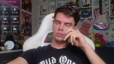 Snapshot of oxmikexo chatting on 01.08.26 Mike online show from 01.08.26