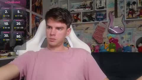 Snapshot of oxmikexo chatting on 01.10.26 Mike online show from 01.10.26