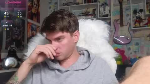 Snapshot of oxmikexo chatting on 02.06.26 Mike online show from 02.06.26