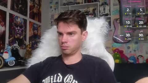 Snapshot of oxmikexo chatting on 02.28.26 Mike online show from 02.28.26