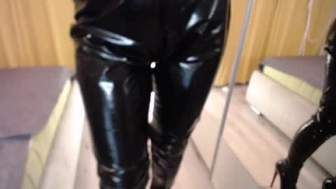 oxyser3nity online show from 12.03.25