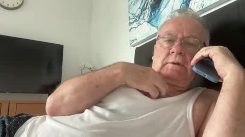 Snapshot of ozhairybearxxxx chatting on 12.08.24 ozhairybearxxxx online show from 12.08.24