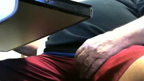 ozzienuts21153 online show from 12.02.25