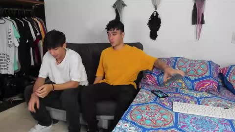 Snapshot of p_jhon chatting on 10.28.25 P online show from 10.28.25