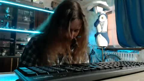 Ella online show from 04.30.26
