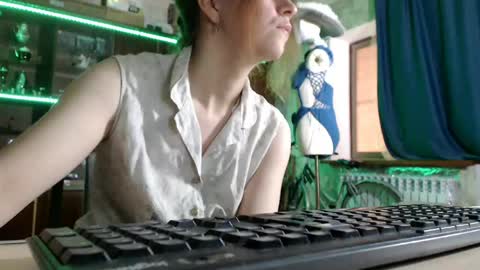 Ella online show from 05.02.26