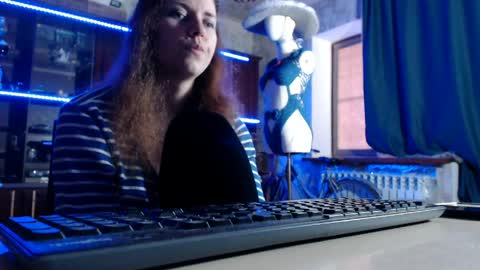 Ella online show from 05.05.26