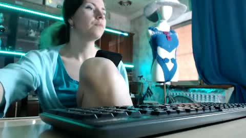 Ella online show from 05.13.26