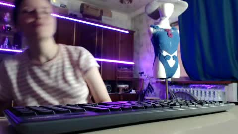 Ella online show from 05.14.26