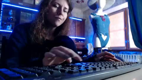 Ella online show from 05.15.26