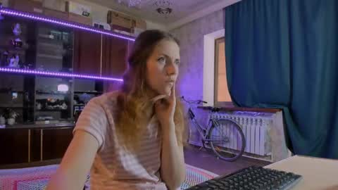 Ella online show from 06.10.26
