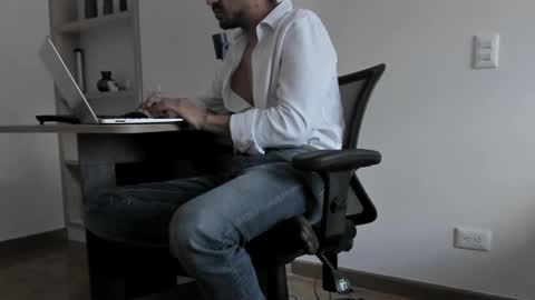 Snapshot of pablo_rincon95 chatting on 12.04.24 pablo rincon95 online show from 12.04.24