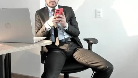 Snapshot of pablo_rincon95 chatting on 12.28.24 pablo rincon95 online show from 12.28.24