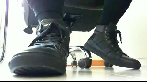 Snapshot of pablomenesssl chatting on 01.08.25 Pablo Meness online show from 01.08.25