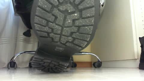 Snapshot of pablomenesssl chatting on 01.17.25 Pablo Meness online show from 01.17.25