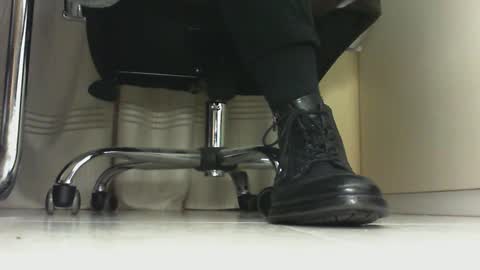 Snapshot of pablomenesssl chatting on 02.03.25 Pablo Meness online show from 02.03.25