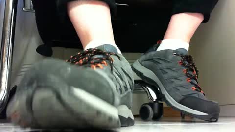 Snapshot of pablomenesssl chatting on 02.12.25 Pablo Meness online show from 02.12.25