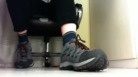 Snapshot of pablomenesssl chatting on 02.26.25 Pablo Meness online show from 02.26.25