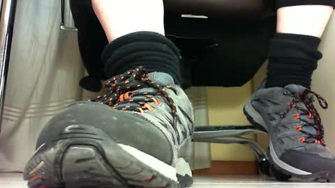 Snapshot of pablomenesssl chatting on 03.03.25 Pablo Meness online show from 03.03.25