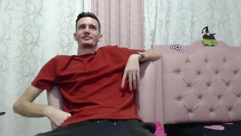 Snapshot of pacco_rabanne1102 chatting on 10.30.25 paco online show from 10.30.25