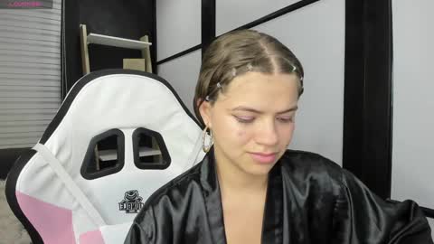 Snapshot of paigejayden chatting on 01.05.25 Paige online show from 01.05.25