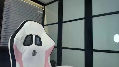 Snapshot of paigejayden chatting on 03.06.25 Paige online show from 03.06.25