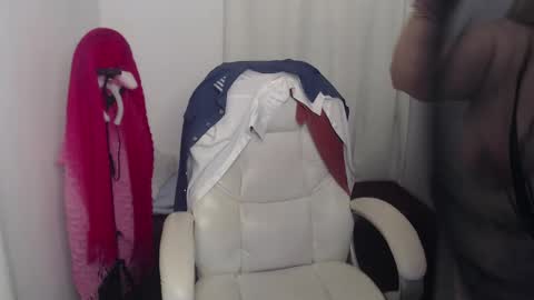 paiperhalliwey online show from 01.11.25