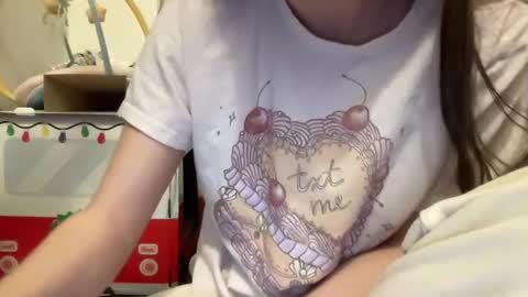 Snapshot of paisleysnowxo chatting on 03.06.25 paisleysnowxo online show from 03.06.25