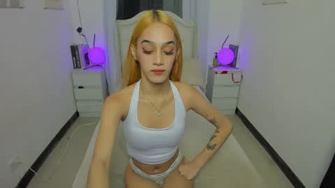 Snapshot of paloma_fucker chatting on 11.08.25 tiny girl wth big one online show from 11.08.25