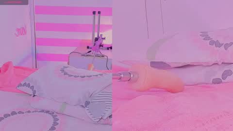 Snapshot of pamela_cm chatting on 01.04.25 .. online show from 01.04.25