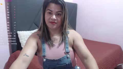 pamela_echeverria online show from 11.22.25