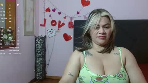 Snapshot of pamela_echeverria chatting on 05.19.26 pamela_echeverria online show from 05.19.26