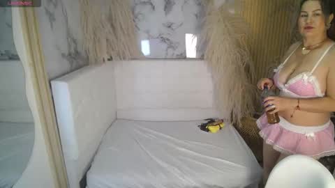 Snapshot of pamela_milf46 chatting on 12.04.25 pamela_milf46 online show from 12.04.25