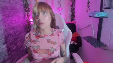 Snapshot of pamelajhonsom chatting on 11.19.25 pamelajhonsom online show from 11.19.25