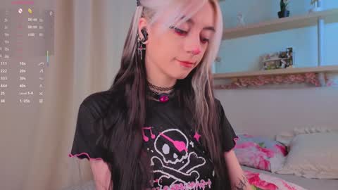 Snapshot of pamelaryant chatting on 11.16.25 Diana online show from 11.16.25