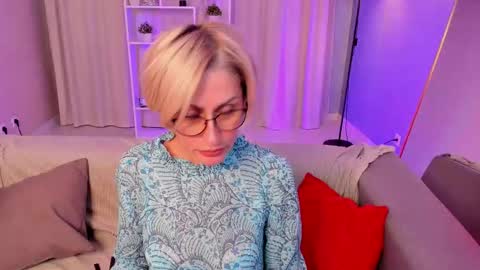 pamellamurphy online show from 10.28.25