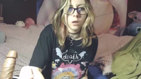 Snapshot of pandora_allsorts chatting on 12.17.25 pandora-allsorts online show from 12.17.25