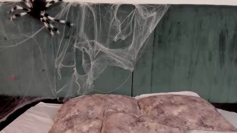 Snapshot of pandorabianchi_ chatting on 10.30.25 PANDORA online show from 10.30.25