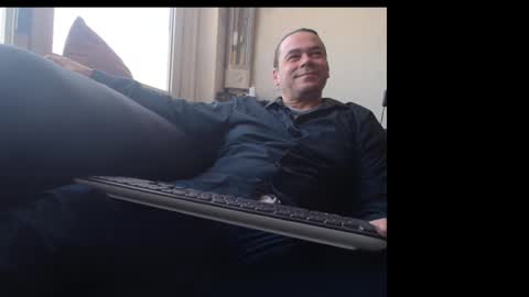 Snapshot of pannenkoekenkeizer chatting on 03.03.25 Chris online show from 03.03.25