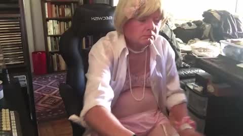 Snapshot of pantyvloletlace chatting on 12.14.24 Pantyvioletlace online show from 12.14.24