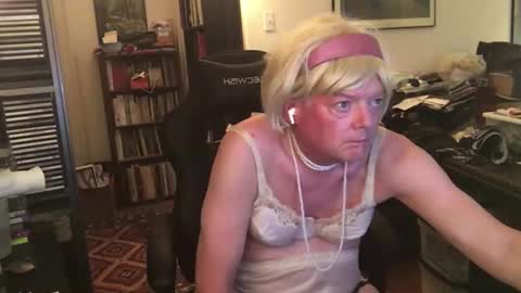 Snapshot of pantyvloletlace chatting on 02.07.25 Pantyvioletlace online show from 02.07.25