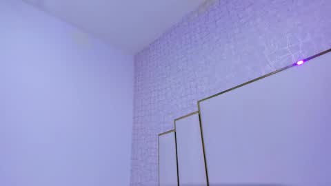 Paola  online show from 10.04.25