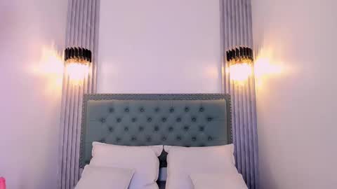 Snapshot of paolab_g chatting on 02.19.25 online show from 02.19.25