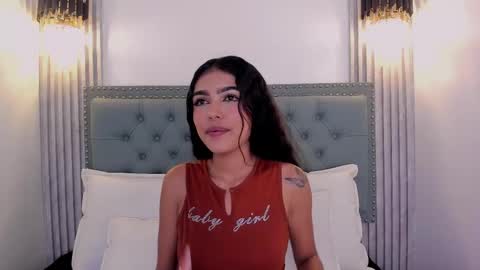 Snapshot of paolab_g chatting on 02.28.25 online show from 02.28.25