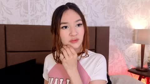 paolagh_ online show from 04.21.26